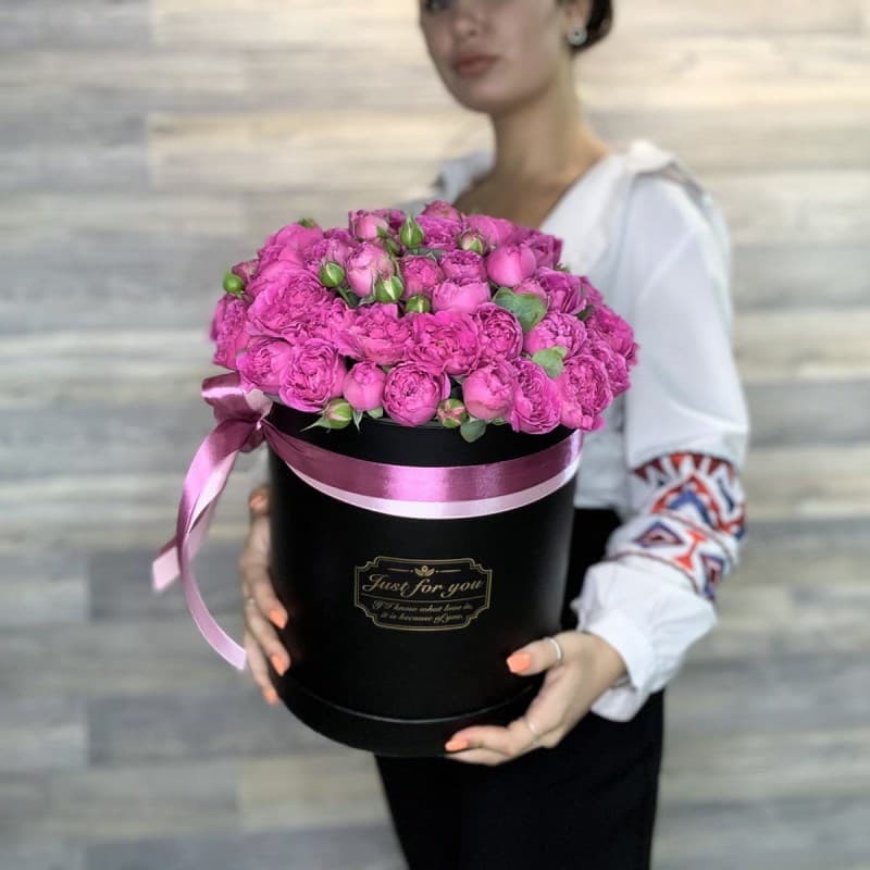 коробка с розами Мисти Баблс